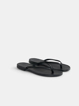La Botte Gardiane Flip Flop In Black