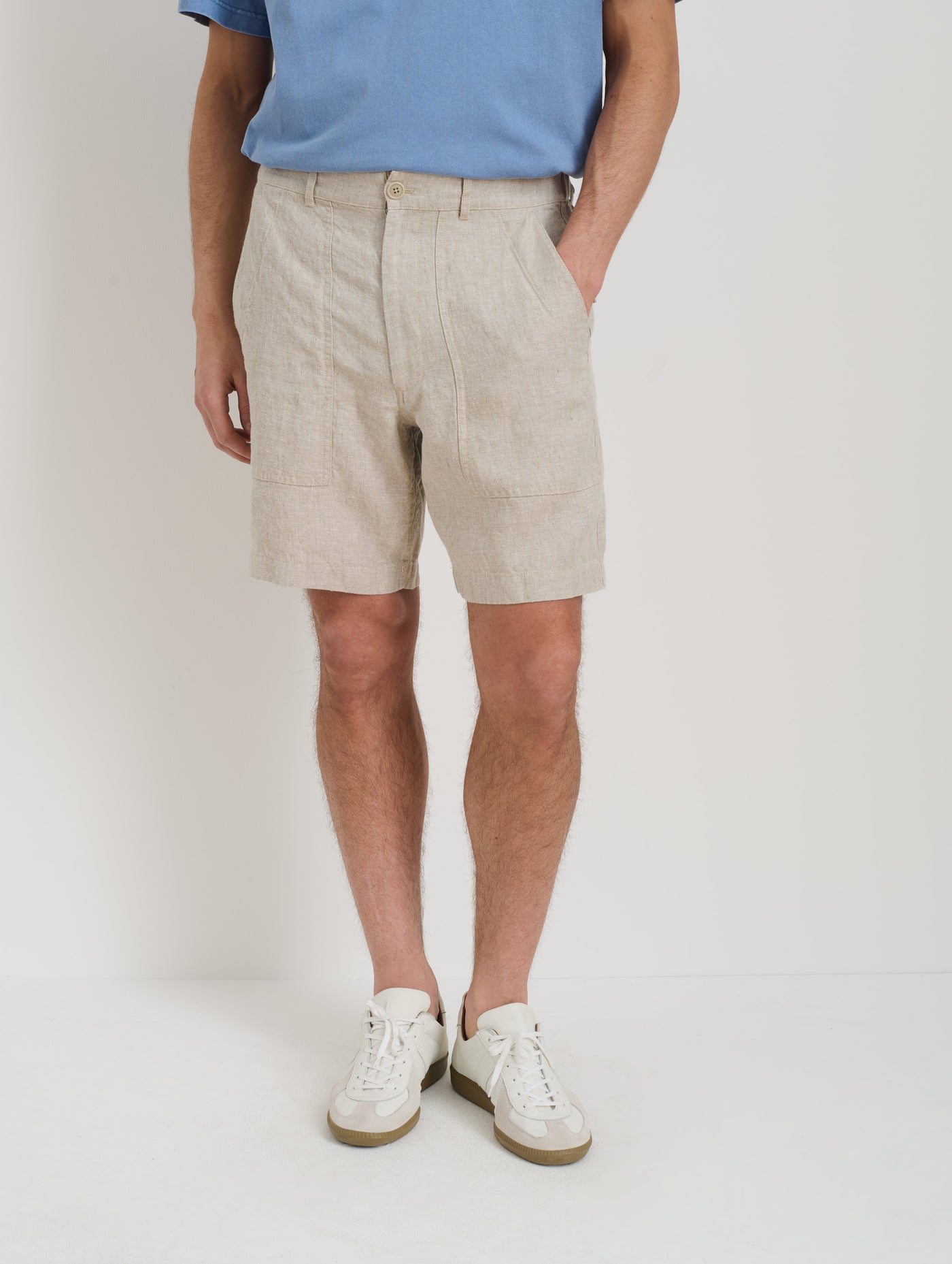 Pull On Field Short In Flax Linen