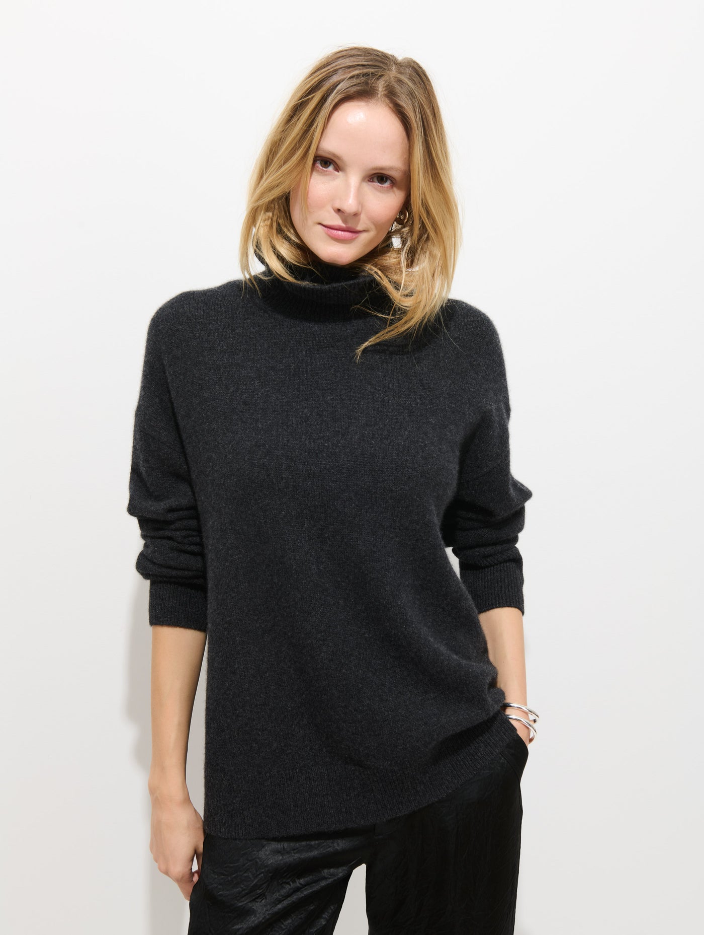 Maisie Turtleneck Sweater In Cashmere