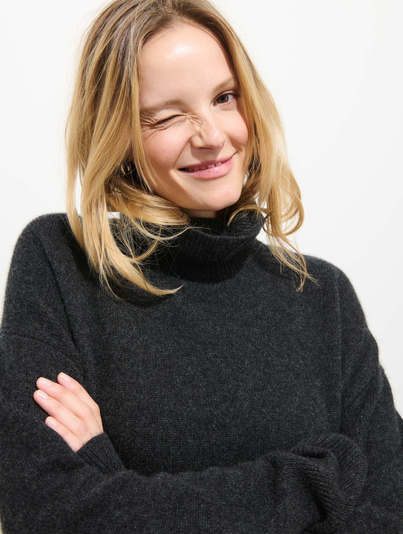 Maisie Turtleneck Sweater In Cashmere