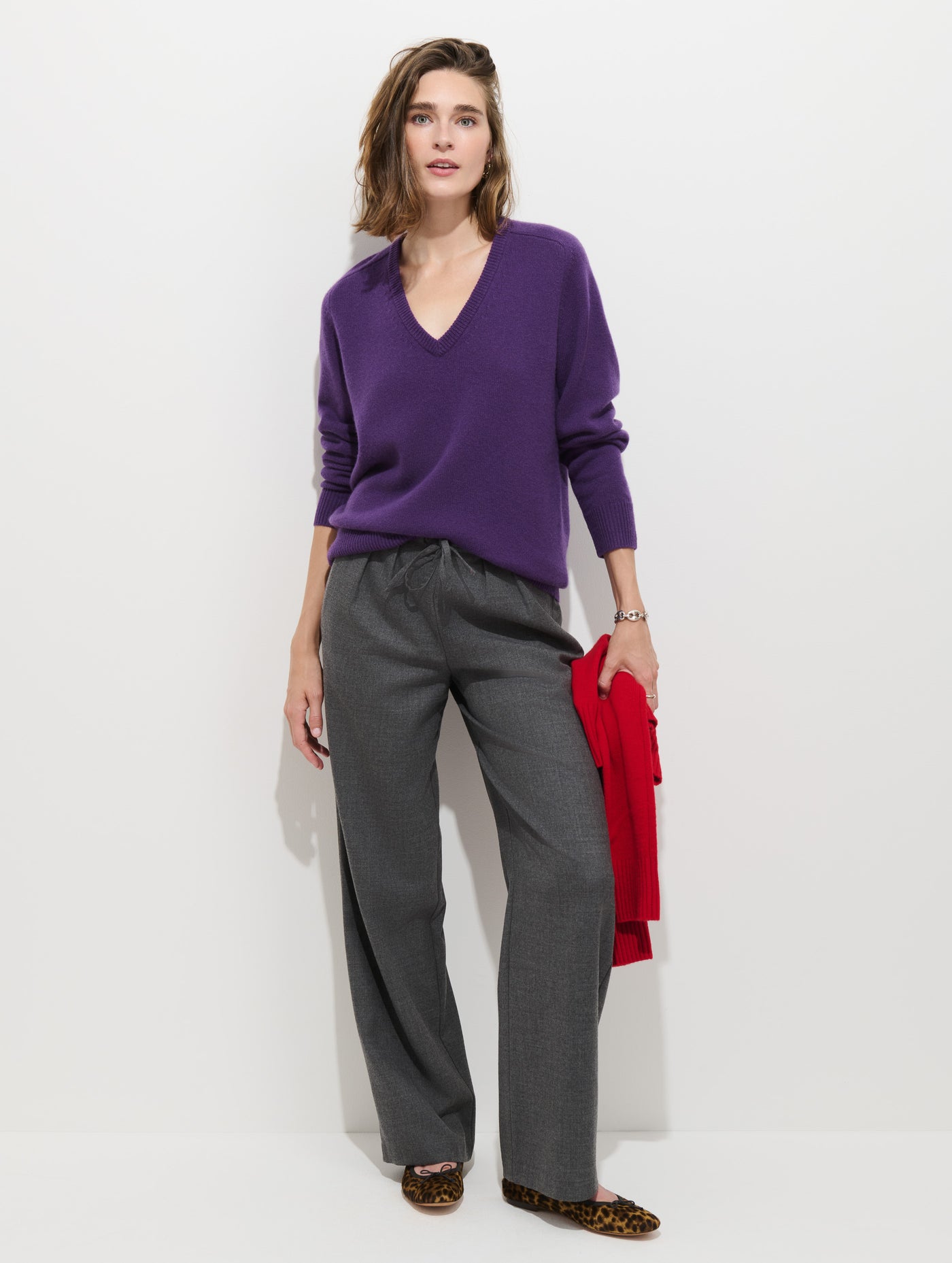 Montmartre V Neck Sweater in Cashmere