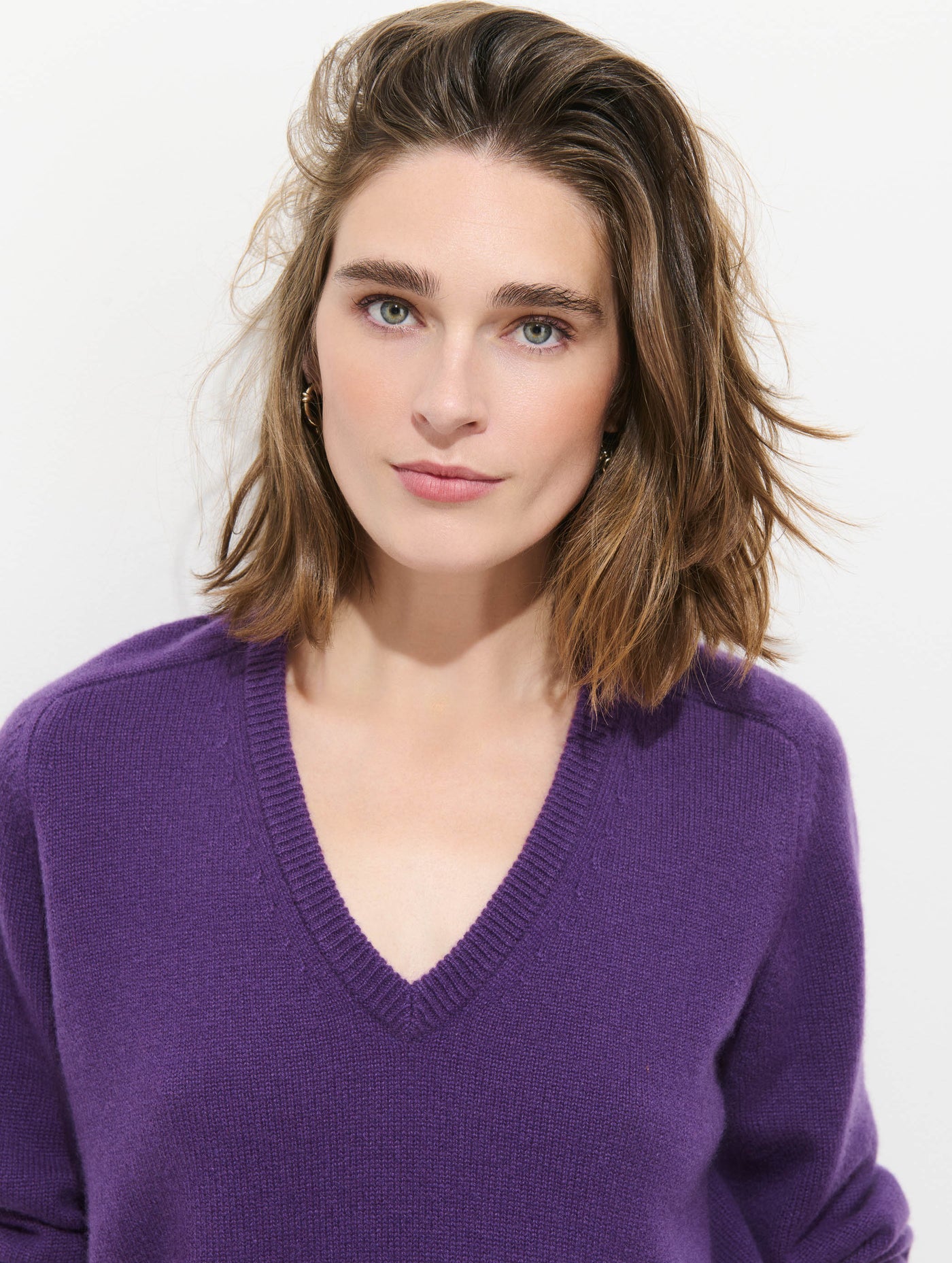 Montmartre V Neck Sweater in Cashmere